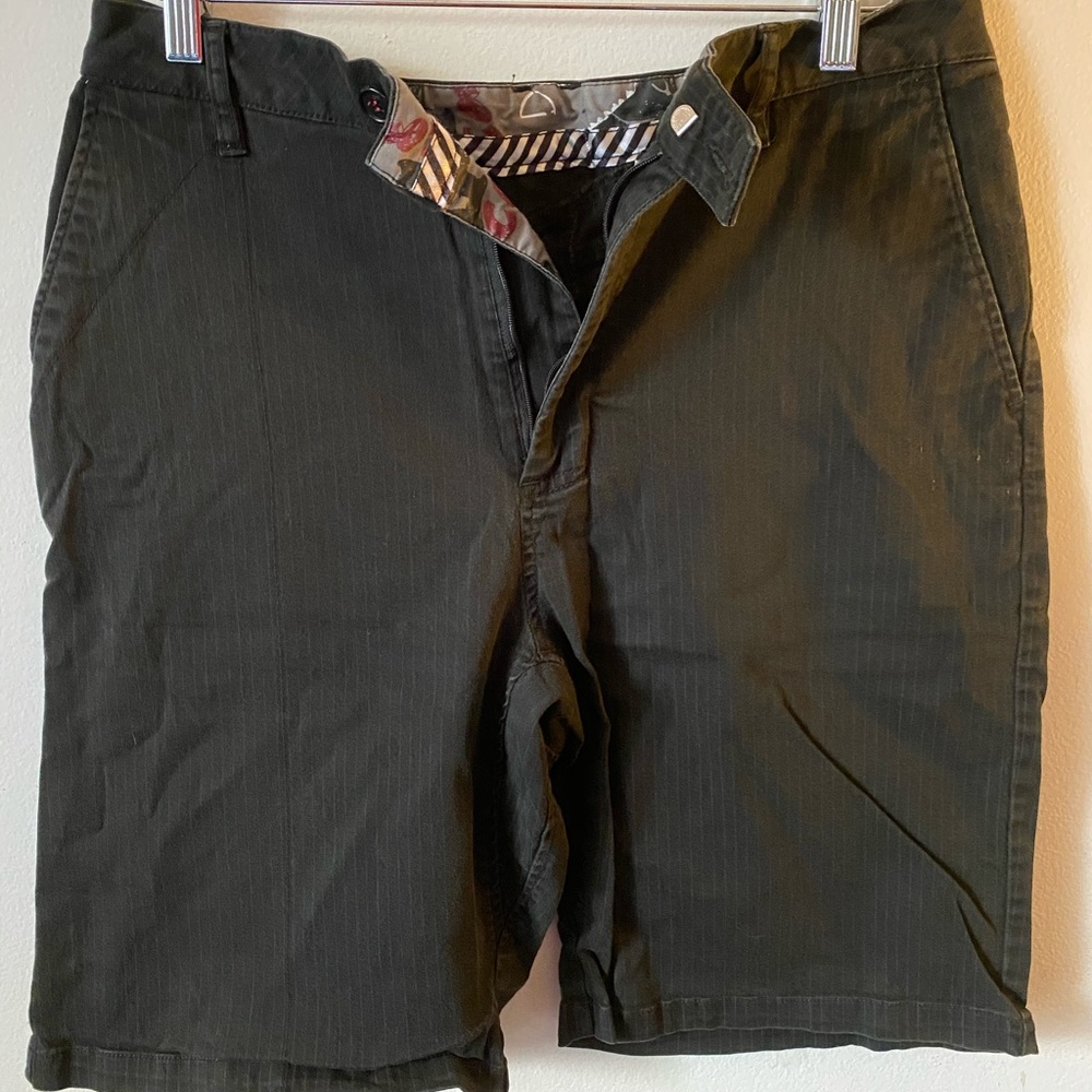 VOLCOM Shaun White Black Bermuda Shorts, Men’s 32
